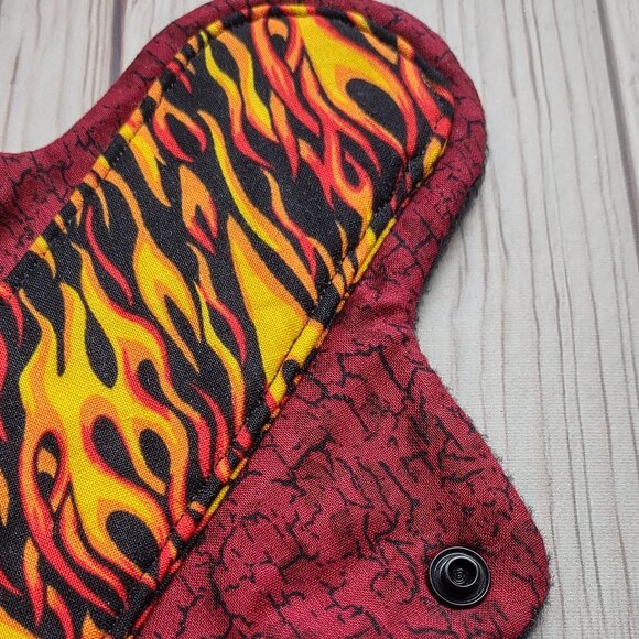 NEW! 8” Light Absorbency Liner, Reusable Cloth Pad - Red Crackle + Flames - Picture 2 of 5